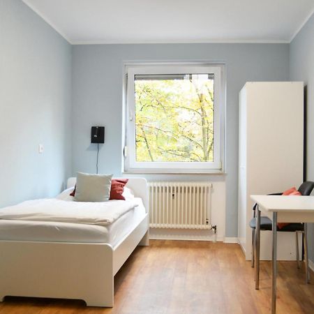 1, 2, Sleep Hostel Nuernberg Messe מראה חיצוני תמונה