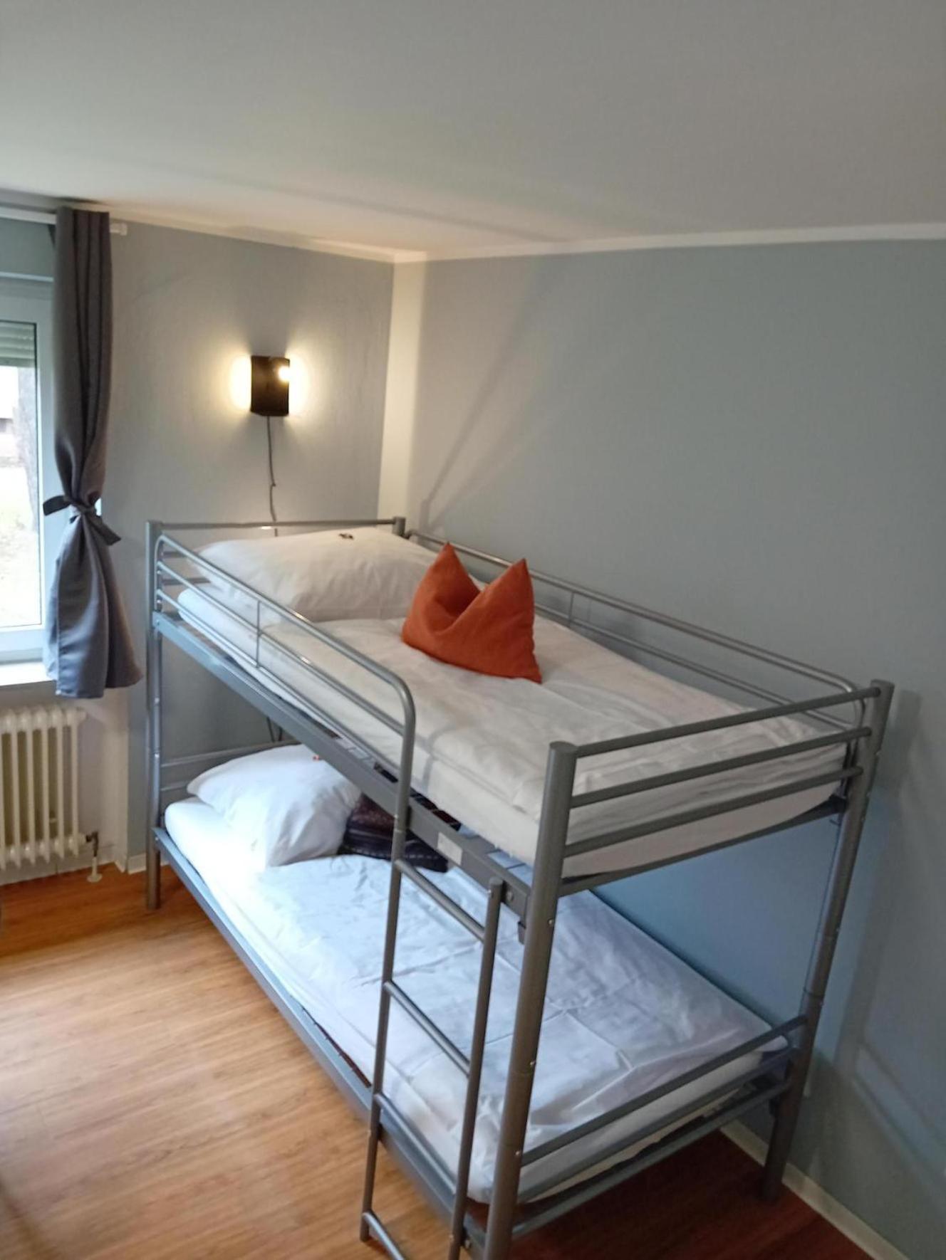 1, 2, Sleep Hostel Nuernberg Messe מראה חיצוני תמונה