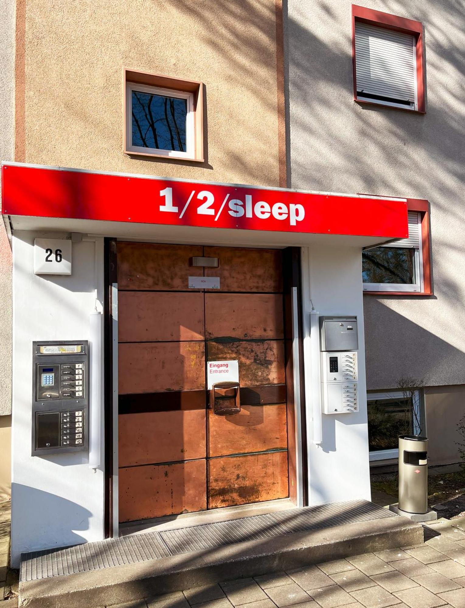 1, 2, Sleep Hostel Nuernberg Messe מראה חיצוני תמונה