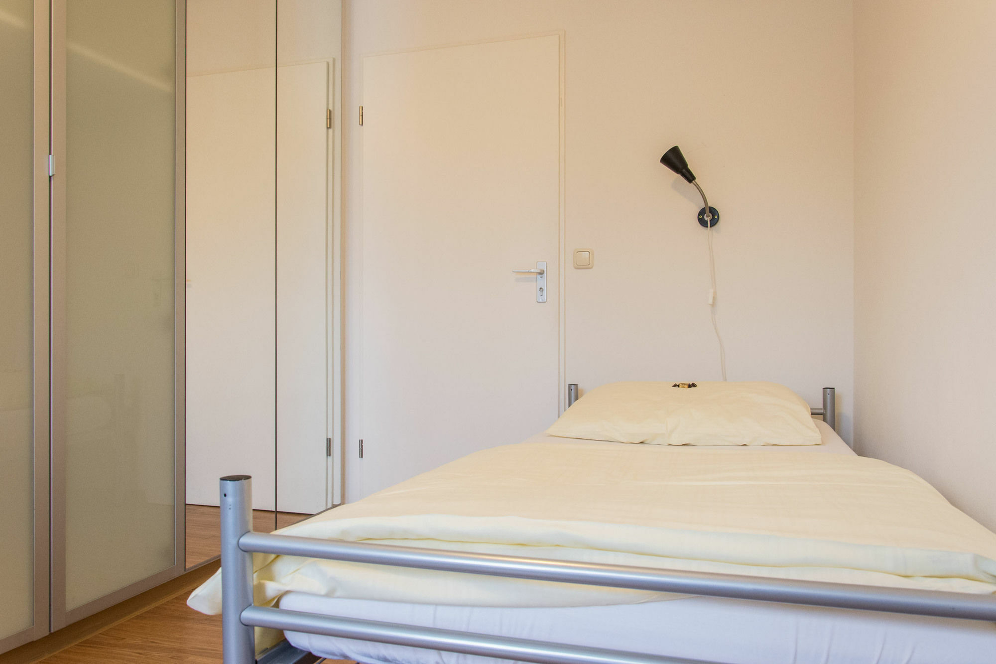 1, 2, Sleep Hostel Nuernberg Messe מראה חיצוני תמונה
