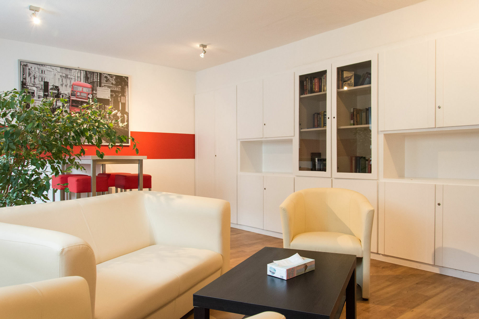1, 2, Sleep Hostel Nuernberg Messe מראה חיצוני תמונה