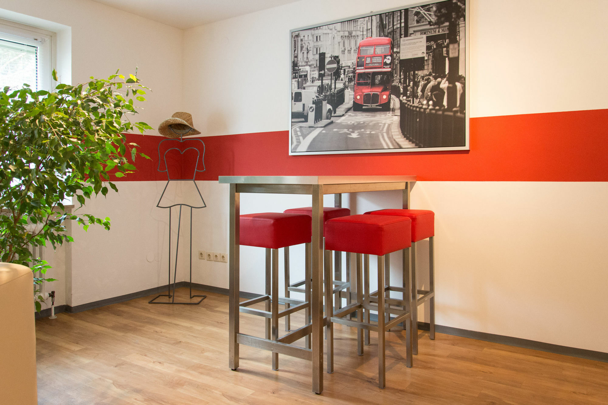 1, 2, Sleep Hostel Nuernberg Messe מראה חיצוני תמונה