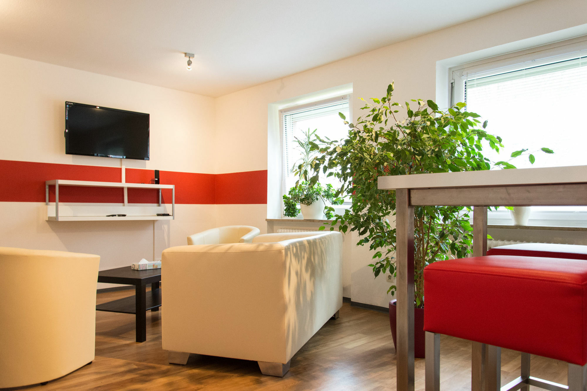 1, 2, Sleep Hostel Nuernberg Messe מראה חיצוני תמונה