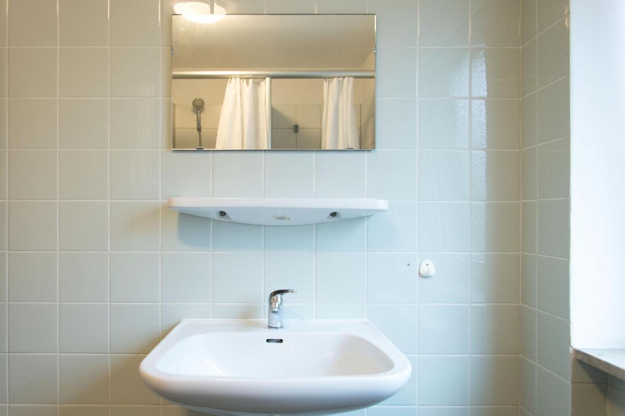 1, 2, Sleep Hostel Nuernberg Messe מראה חיצוני תמונה